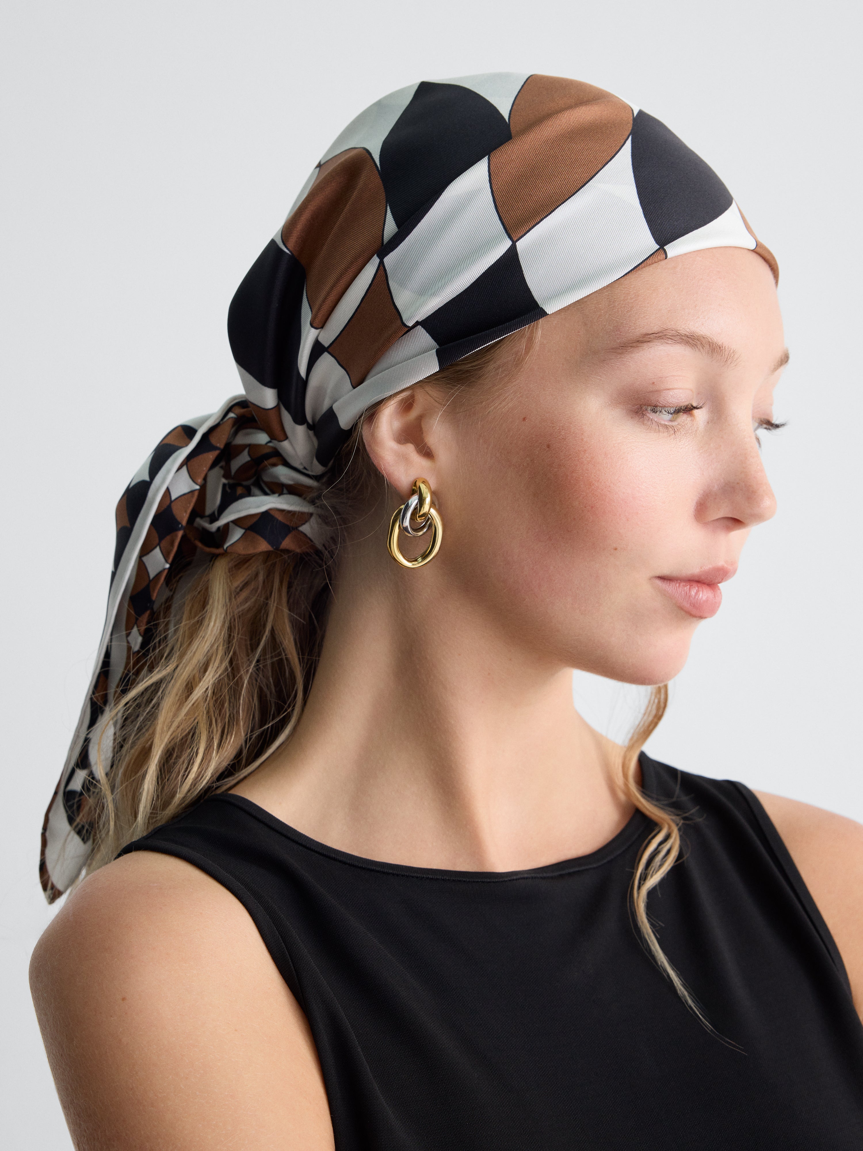 Foulard en soie à motif drapeau