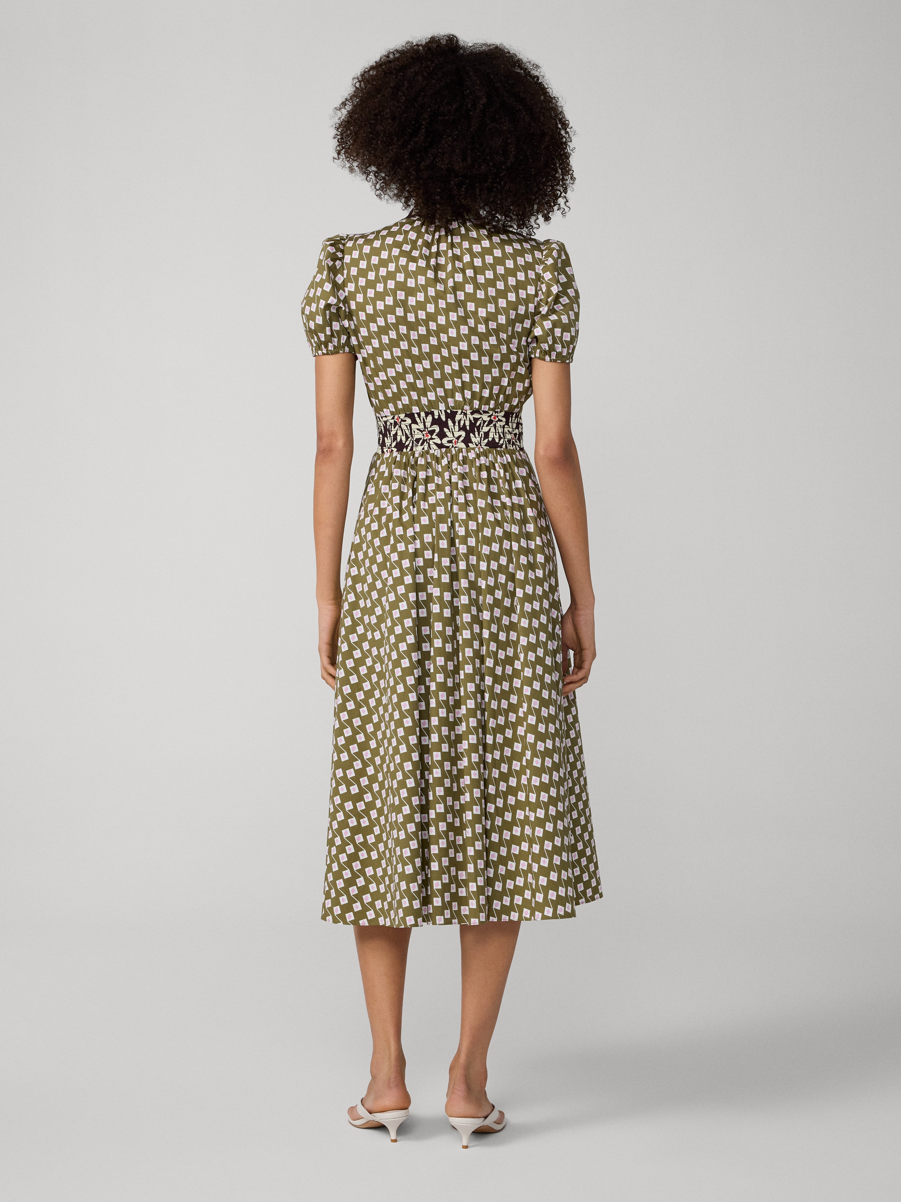 ROBE SHESKA