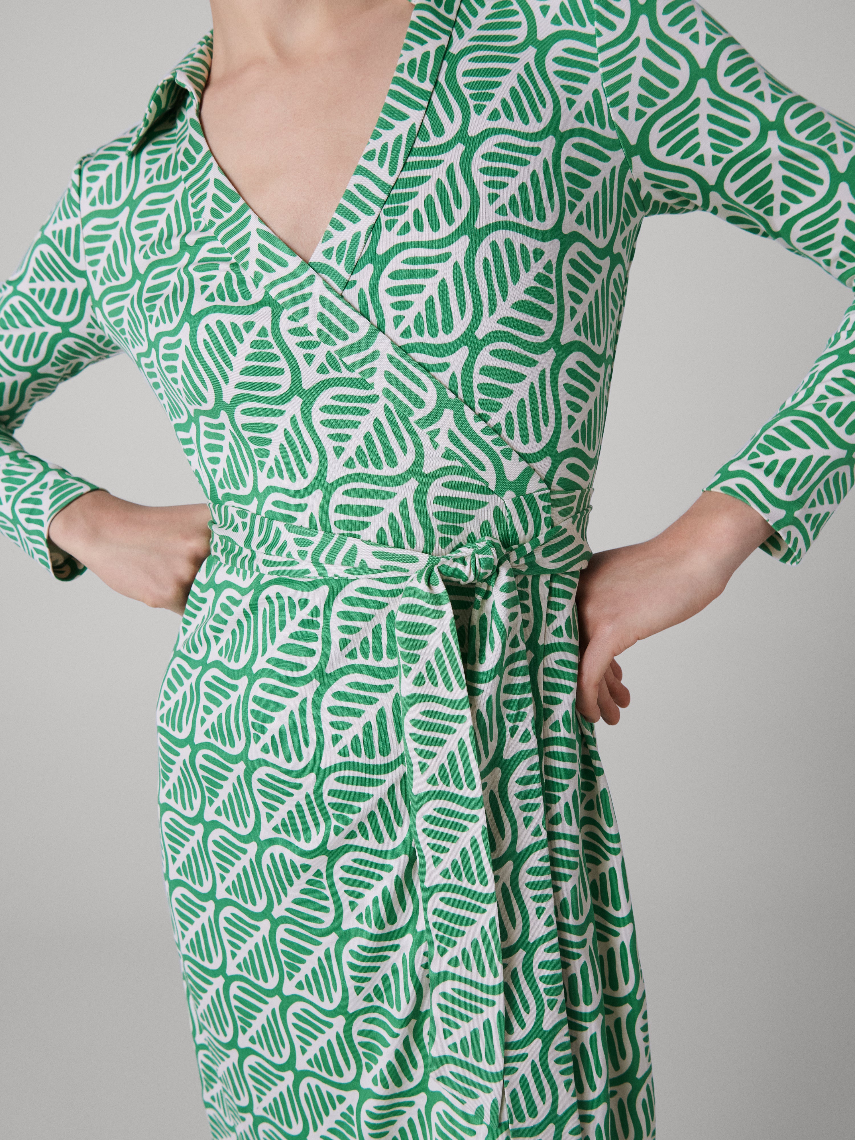 NEW JEANNE WRAP DRESS