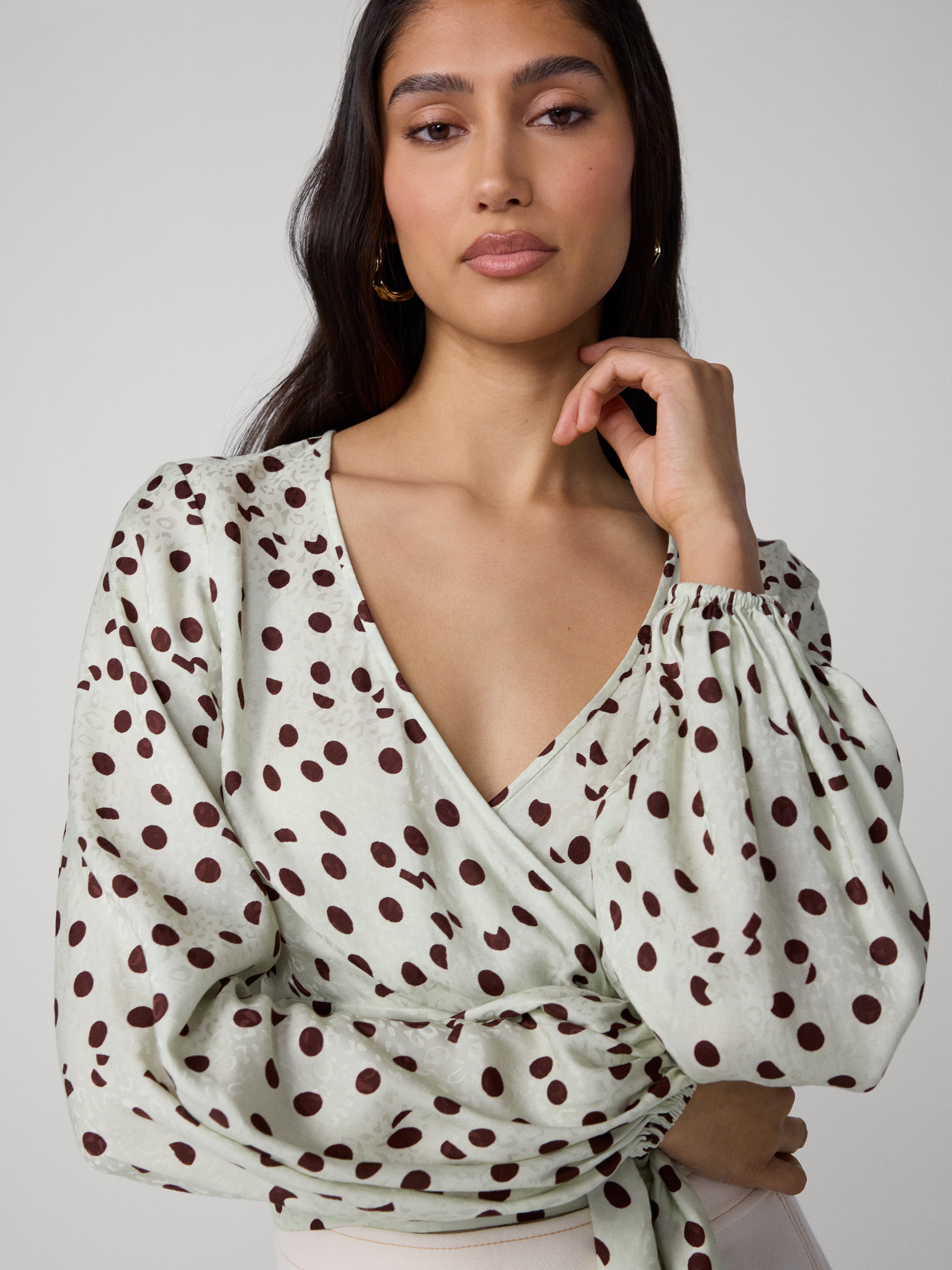 ROBE SHESKA
