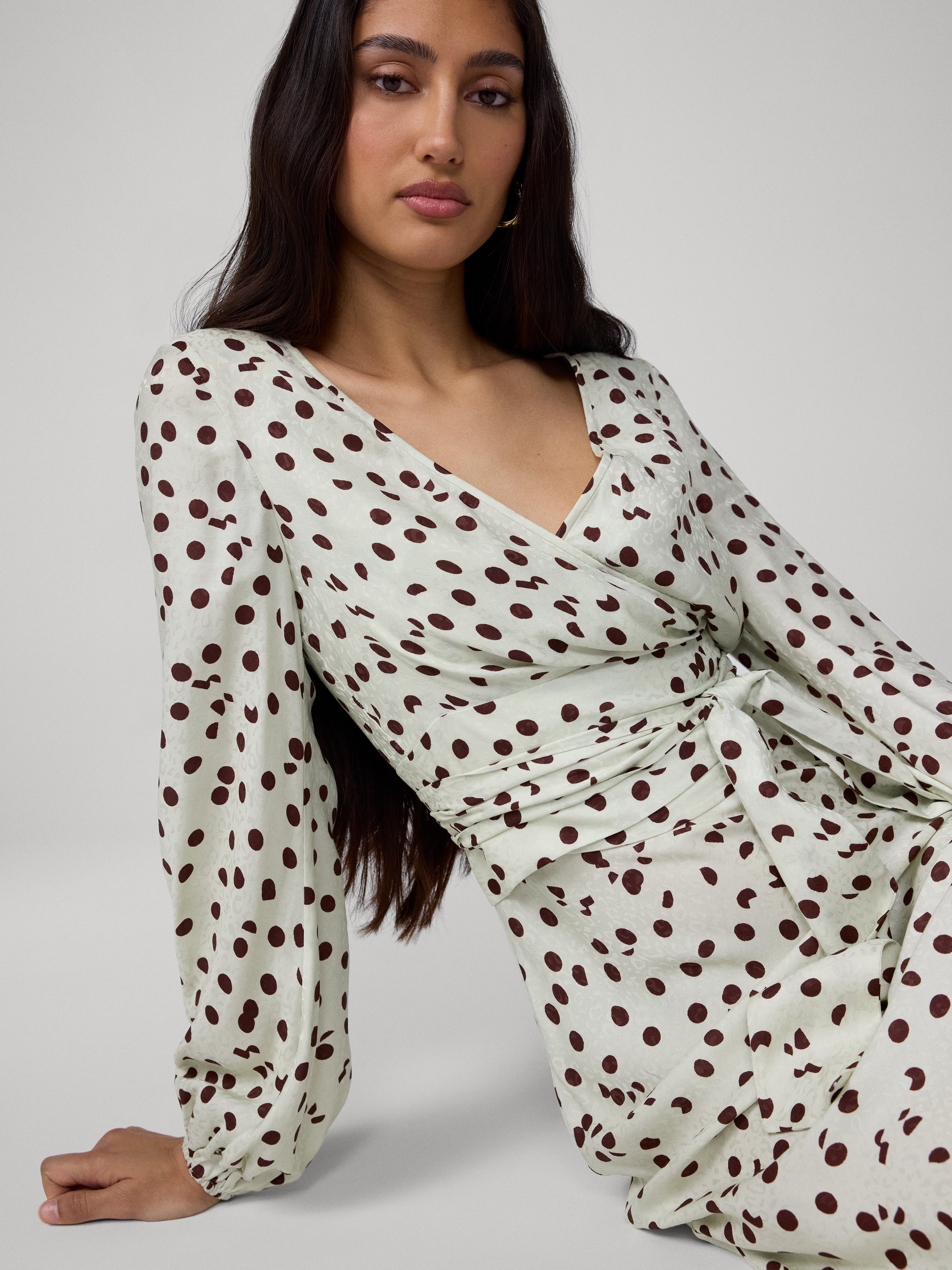 ROBE SHESKA