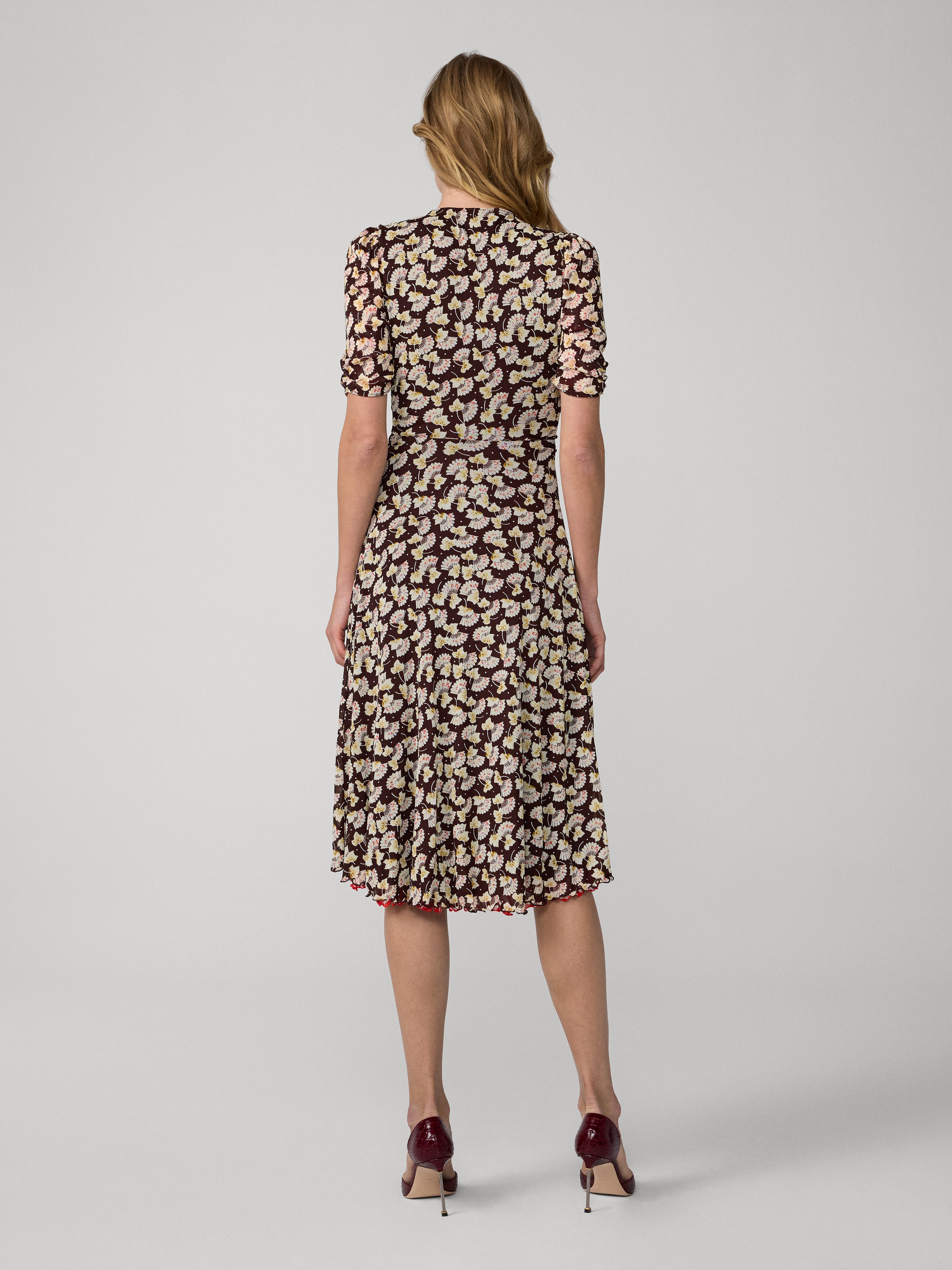 ROBE SHESKA